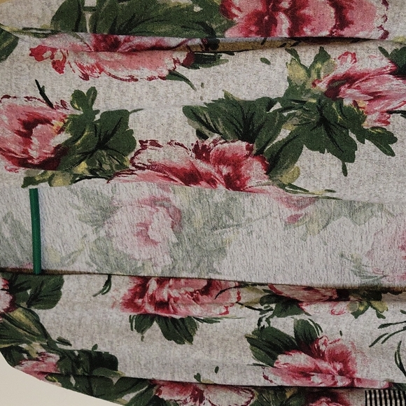 A.gain cardigan size small - Picture 3 of 3